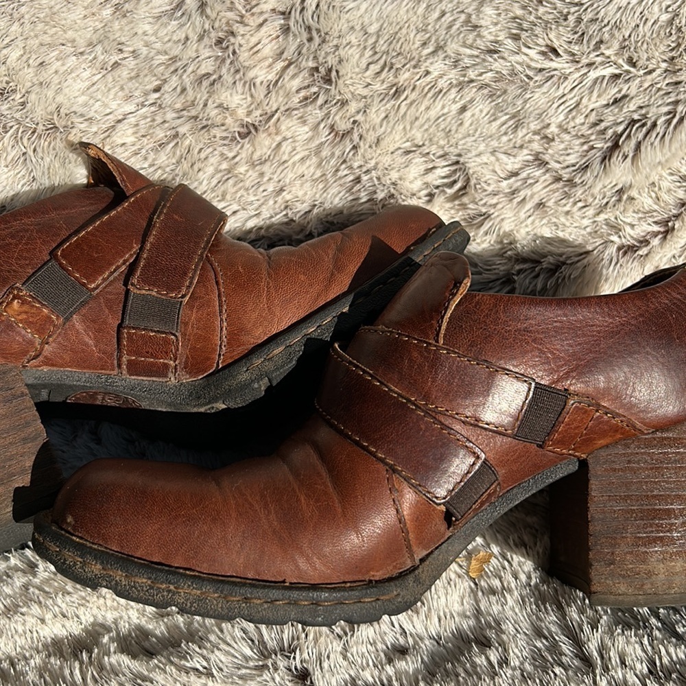 Born Ankle Boots Leather straps, chunky block heel and buckle, size 7 - Picture 2 of 9